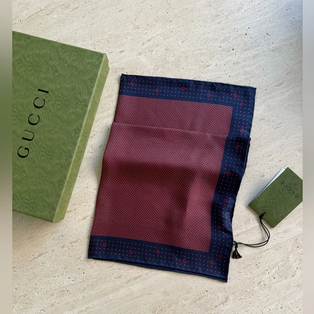 NWT Gucci GG DIAMONDS SILK SQUARE SCARF UNISEX❤️